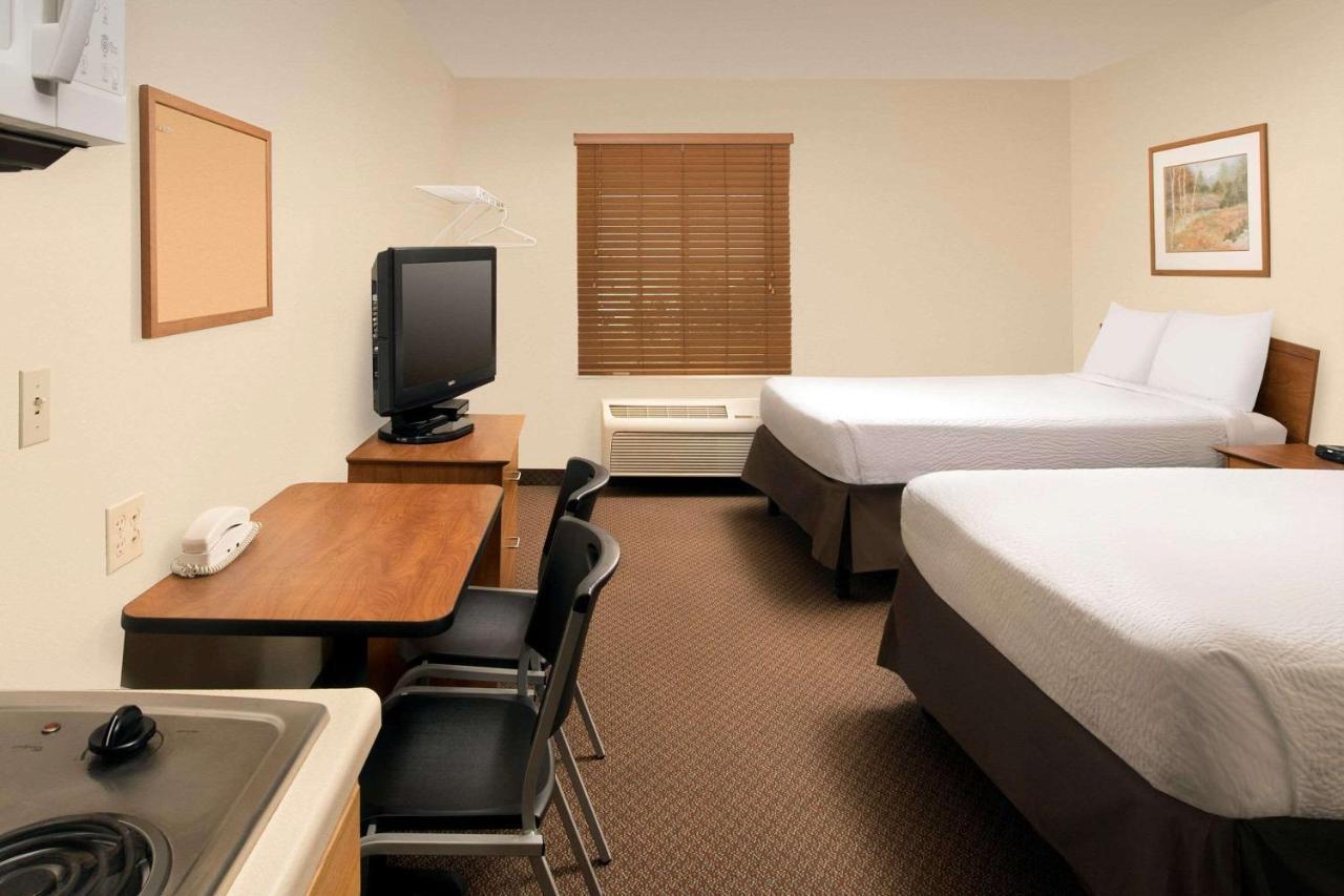 Woodspring Suites Мидленд Экстерьер фото