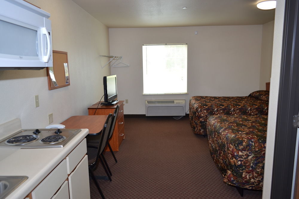 Woodspring Suites Мидленд Экстерьер фото