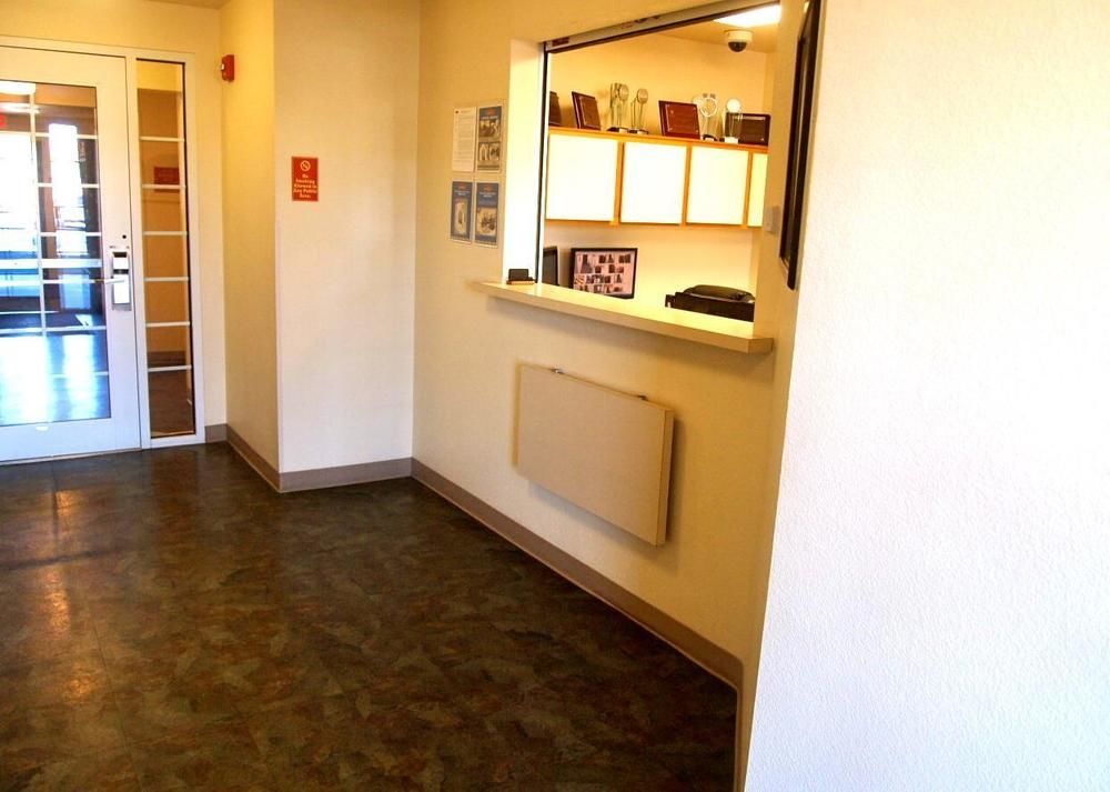 Woodspring Suites Мидленд Экстерьер фото