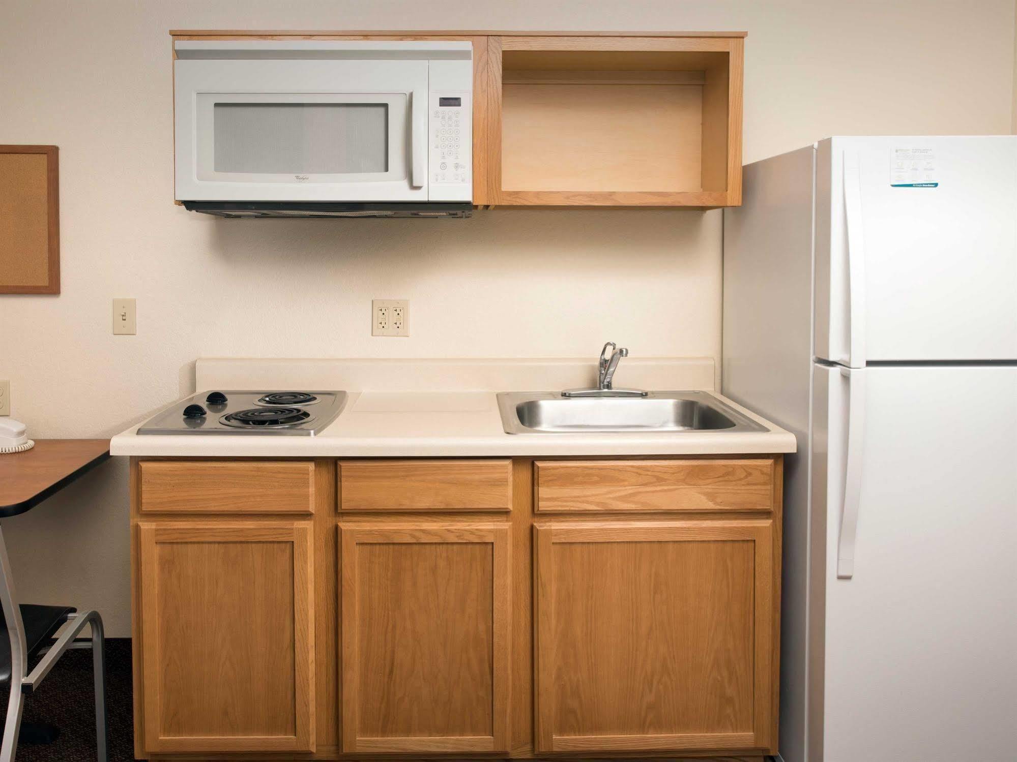 Woodspring Suites Мидленд Экстерьер фото