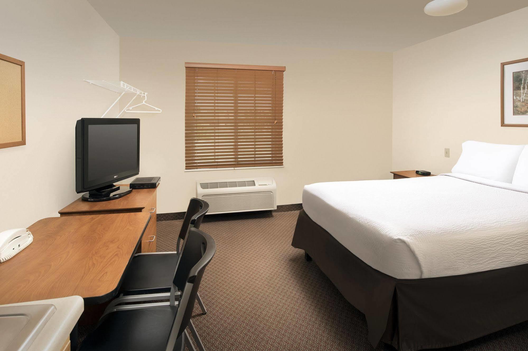 Woodspring Suites Мидленд Экстерьер фото